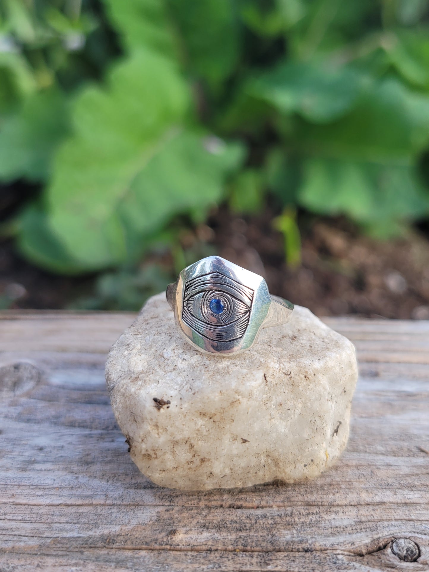 sapphire eye ring | silver size 5.5